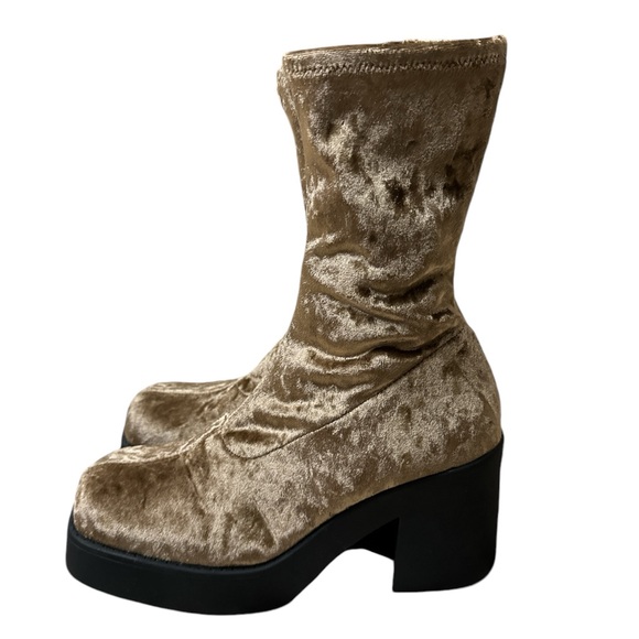 Steve Madden Klayton Boot In Mushroom Velvet - Picture 6 of 14